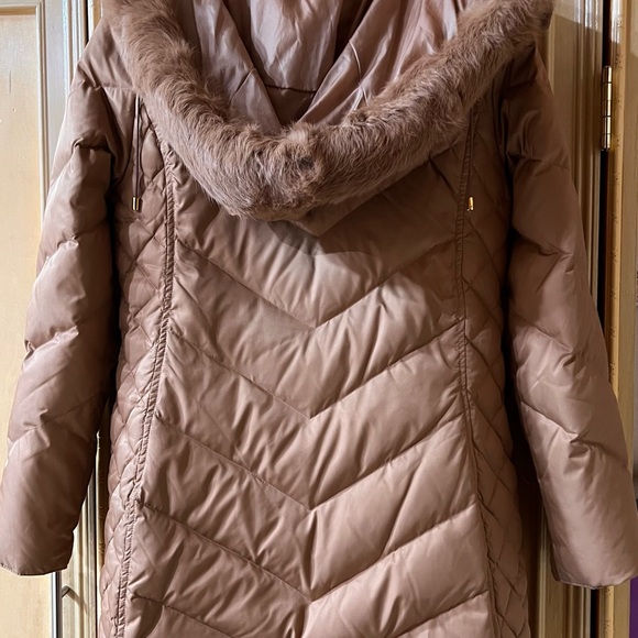 Kenneth Cole Beige Coat  (medium) - Picture 3 of 3